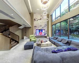 江南世家别墅 全新装修 拎包入住 喜欢可以约看