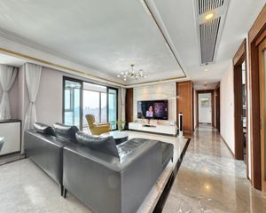 龙湖梵悦台 4室1厅 东南