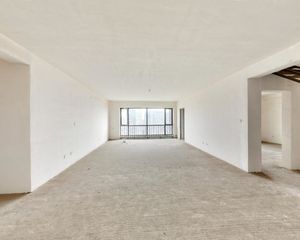 四海逸家二期 4室2厅2卫 毛坯 298万元