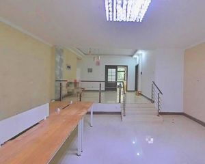 锦江东湖花园 3室2厅 南 北