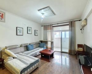 光华馨地 此房满五年,标准套二,不临街,电梯小高层