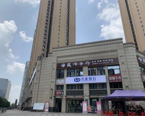 整层茶楼,成熟口岸,双面临街,电梯入户,产权清晰,直接过户