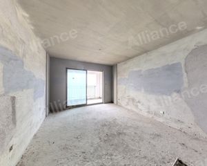 国泰九龙湾南北通透三房 毛坯中层视野佳 满五
