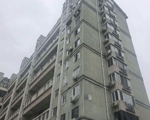 坐落于丰台区成寿寺中路2号院1号楼13层7-1302