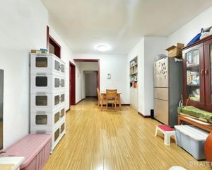 华西雅筑电梯6楼 套二 82.01平 全装 2个阳台