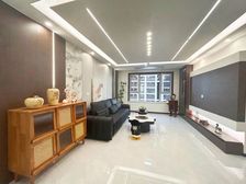 高铁东湖 铂悦山秋实园 4室2厅2卫 小高层 一梯两户