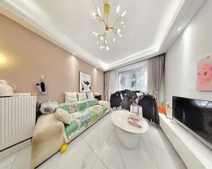 海珠区市二宫地铁口旁 小两房拎包入住 可以明火