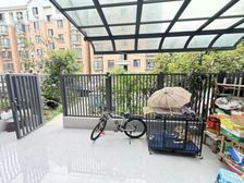 龙湖旁 地铁口 院子开门 精装修两房 南北通透 价低诚售