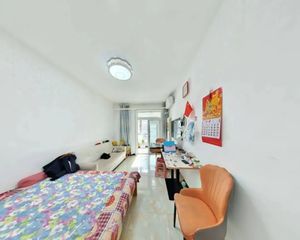 雅馨家园 二中旁边 一层三居室 南北全明格局 地铁昌平站