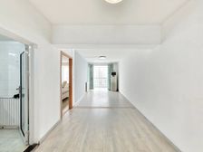 海景公寓 南北通透户型 中间位置 精装修 小区环境新 急售