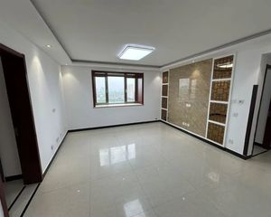 大韩蒋新发地市场 枫林花溪 精装三室两卫 中间楼层 可贷款