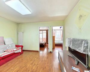 新街口西里三区南北通透带客厅