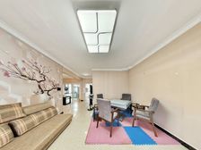 观山湖公园地铁口旁 单位房小高层电梯3室2厅诚心出售