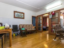 满五年,税费低,自住精装修,保养条件好,房东诚意