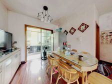 原始两卫,中间楼层,楼间距宽,采光无遮挡,诚意出售