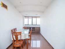 南北直通户型,通透性好,中间楼层采光无遮挡。