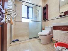 位置佳,正看小区花园,看房方便