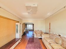 位置佳,正看小区花园,看房方便