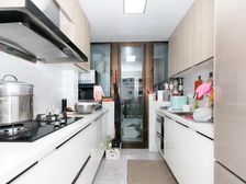 前排阳光好,视野好,装修好,税费少。拎包即可入住。