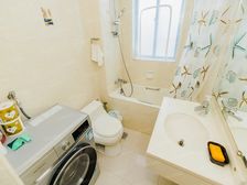 房子满五年。全明格局电梯房,南北通,格局好