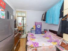 双南全明,位置幽静,楼道干净整洁,业主诚意出售