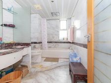 内环内,顶复带大楼台,带阁楼,使用面积多