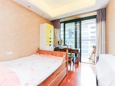 满五年高区景观好,三开间朝南,开发商统一装修