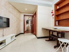 房子满五年,一梯两户,精装修拎包入住,诚意出售。