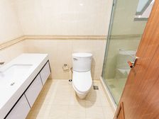 新挂牌满五年,带车位,价格看中可以谈全明户型