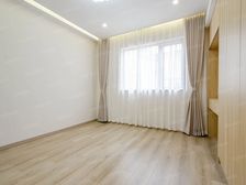 有天有地全幢新里,精装,紧挨着南京西路锦仓文华