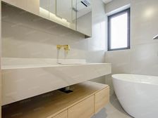 有天有地全幢新里,精装,紧挨着南京西路锦仓文华