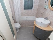 地铁口,楼层好,采光充足视野宽阔,满五年,全南格局