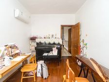 电梯中区靠河景观房,交通便利,生活配套齐全