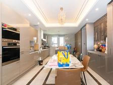 黄浦滨江地段,婚房装修,户型正气,央座五年出一套