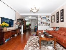 地铁口旁,黄浦滨江区域大三房,诚意出售