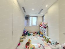 融创滨江壹号院边套全明户型诚意出售