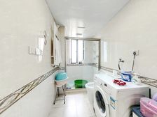 “外滩入口,滨江大宅”直角阳台,东边套好房