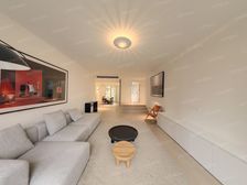 新上!新天地次新全明四房,精装拎包入住!小区有会所