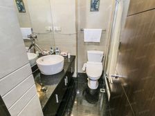 此房是复式结构南北看小区花园带2个阳光房看东方明珠