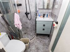 百年愚园路,三开间朝南,精装带地暖,带露台,近地铁