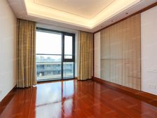 高区+南北通透+清水房+精装修+位置安静+有产权车位