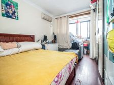 采光视野明亮。全明户型。一梯两户