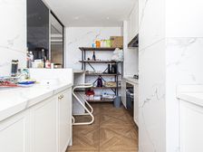 高区、高区视野、开阔明亮、客厅是270度大转角