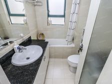 13.14号线武宁路站全南电梯两房前方无遮挡