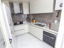 此房满五年产权清晰,内环带电梯,年商品房住宅小区