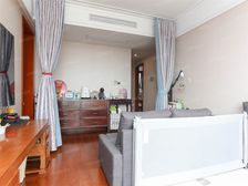 新上安静位置带露台一房,使用面积大,还有车位!