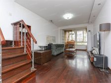 房子正宗顶楼复式,使用面积大,价格看中还可以谈。