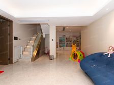 纯别墅洋房社区,带地下室带花园,格局好,采光佳!