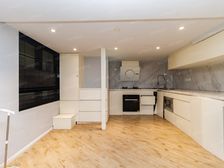 买一层一层,4.2米层高,地铁口老公寓