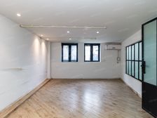 买一层一层,4.2米层高,地铁口老公寓